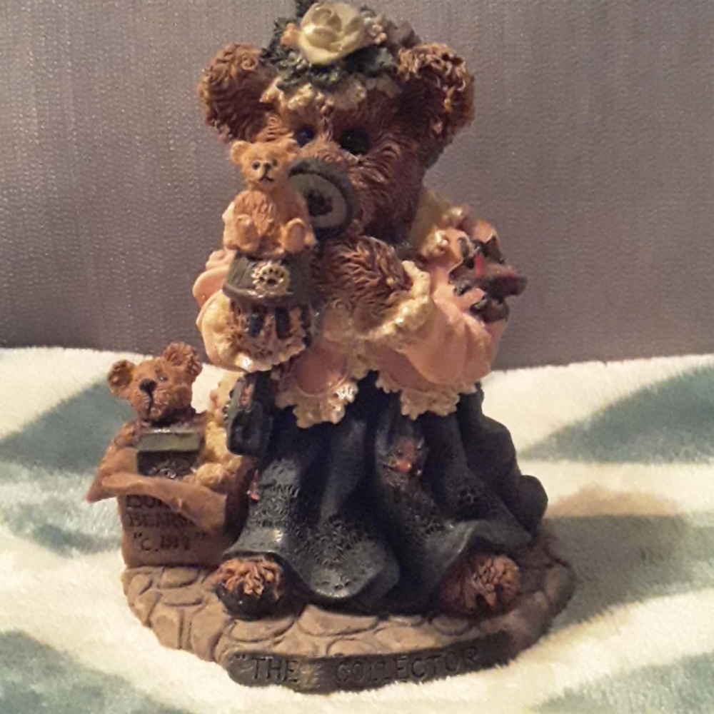 Boyd's Bears "The Collector" figurine